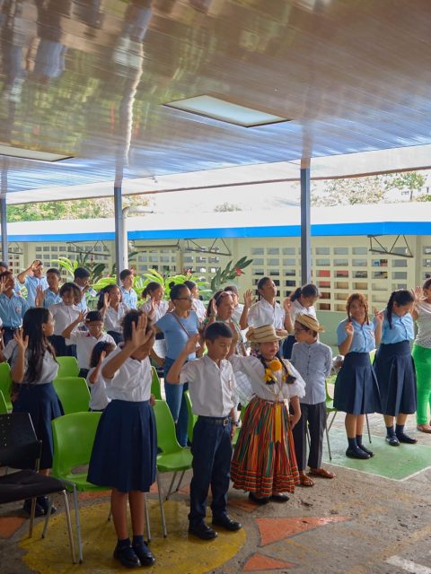 La H.R. Sheyla Grajales participó en el Centro Educativo Básico General Bilingüe República de Alemania durante la inauguración del programa Escuelas Vigilantes, una iniciativa que une esfuerzos entre autoridades, centros educativos y la comunidad para fortalecer la seguridad y el bienestar de nuestros estudiantes.
