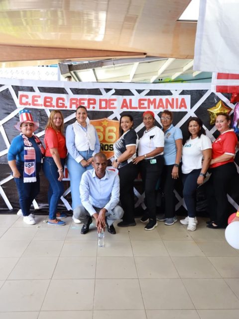 ¡Celebramos con orgullo el 66.º aniversario del C.E.B.G.B. República de Alemania! 🇩🇪✨
La H.R. @sheylagrajales tuvo el honor de acompañar a estudiantes, docentes y personal administrativo en esta significativa celebración, reconociendo más de seis décadas de compromiso con la educación, la formación de valores y el desarrollo de nuestra comunidad.
Felicitamos a toda la familia educativa del C.E.B.G.B. República de Alemania por su dedicación y por continuar dejando una huella positiva en generaciones de estudiantes.