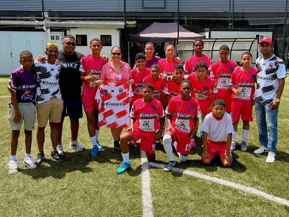 ¡Felicitaciones, campeones!

Con mucho orgullo felicitamos a nuestros jóvenes del corregimiento Victoriano Lorenzo por obtener el subcampeonato de la Liga Kiwanis.