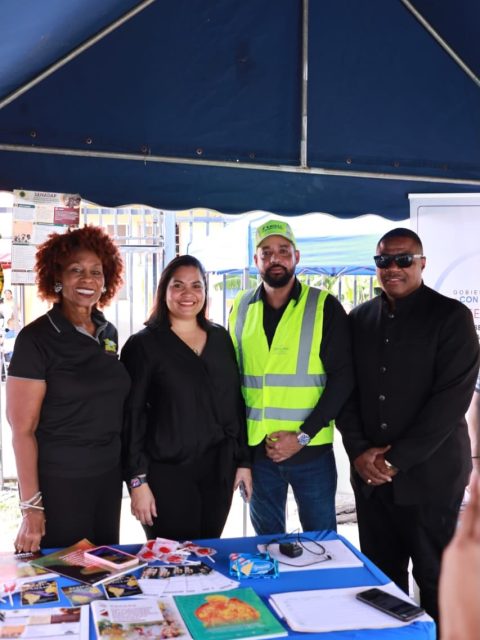 Jornada de Acción Social organizada por el Ministerio de Desarrollo Social (MIDES),
Una iniciativa que permitió a cientos de vecinos acceder a importantes beneficios y servicios en un solo lugar.
Durante la jornada, los asistentes disfrutaron de barbería gratuita, esquema de vacunación, venta de alimentos a precios accesibles, además de orientación y atención en diferentes áreas para el bienestar de nuestras familias.
Agradecemos al MIDES y a todas las instituciones que hicieron posible esta actividad, reafirmando el compromiso de seguir impulsando espacios que mejoren la calidad de vida de nuestra comunidad.