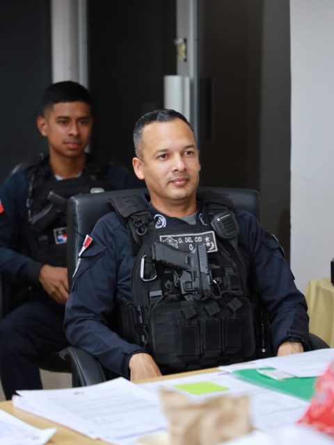 Como parte de los preparativos para el 54.º aniversario del corregimiento Victoriano Lorenzo, sostuvimos una importante reunión de coordinación con la Policía Nacional para definir el despliegue operativo que garantizará la seguridad durante nuestro tradicional desfile.