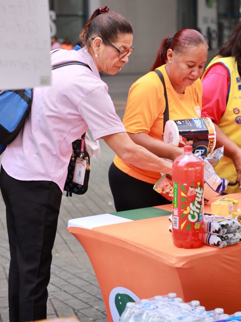 Continuamos, Gracias Panamá 🇵🇦
Cada aporte cuenta, toda ayuda es bienvenida 🤗
Seguimos… Estaremos en dos puntos el día de mañana, desde la Gran Estación frente a la Onda y en el edificio de la Junta Comunal Victoriano Lorenzo 🙏