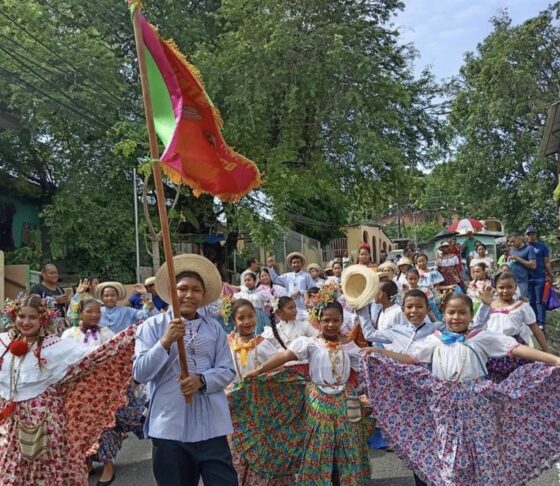 Celebración del Día Nacional de la Pollera: Nuestros Niños Realzan la Cultura en Victoriano Lorenzo